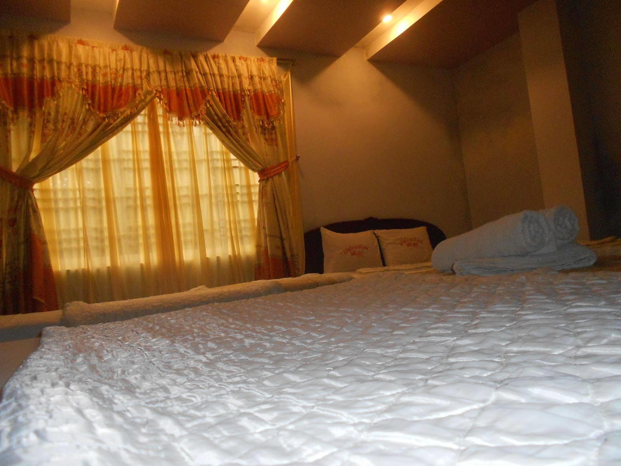 Valentine Hotel Hue Exterior foto